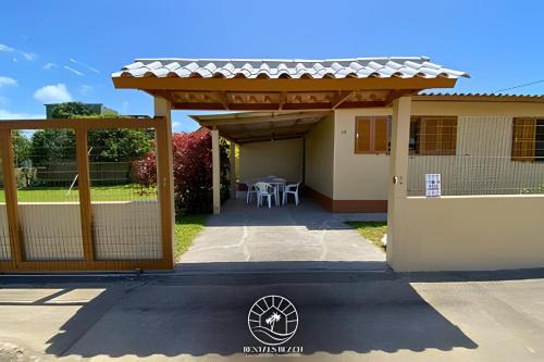 Casa frente para o mar | Pé na Areia | Aceita Pet in Passo de Torres