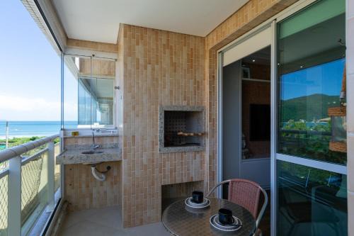 Apartamento de estilo com vista mar N1760 in Florianópolis