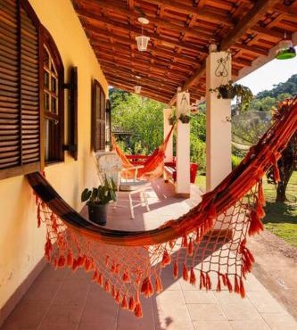 Linda chacara com piscina , conforto e meio a natureza