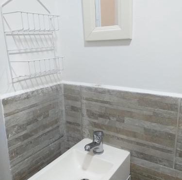 Habitación independiente con baño privado