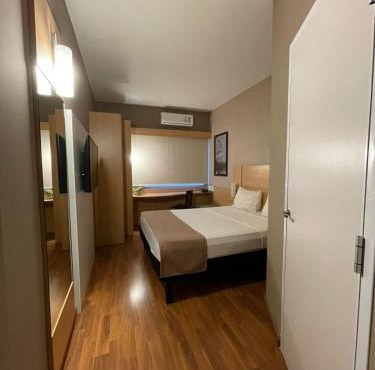 Hotel Oeste Plaza