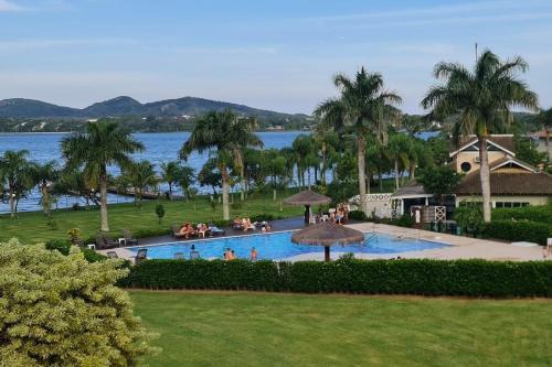 Complete Apartment in a Condo Resort by the lake