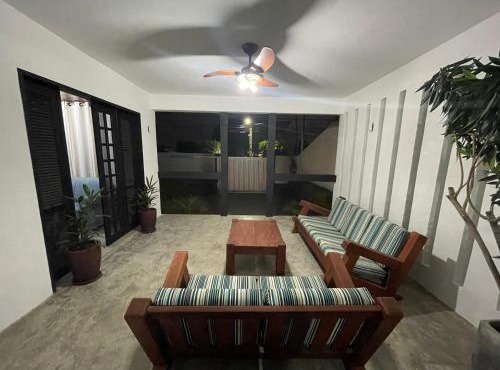 Linda casa com jacuzzi no coração de ponta negra